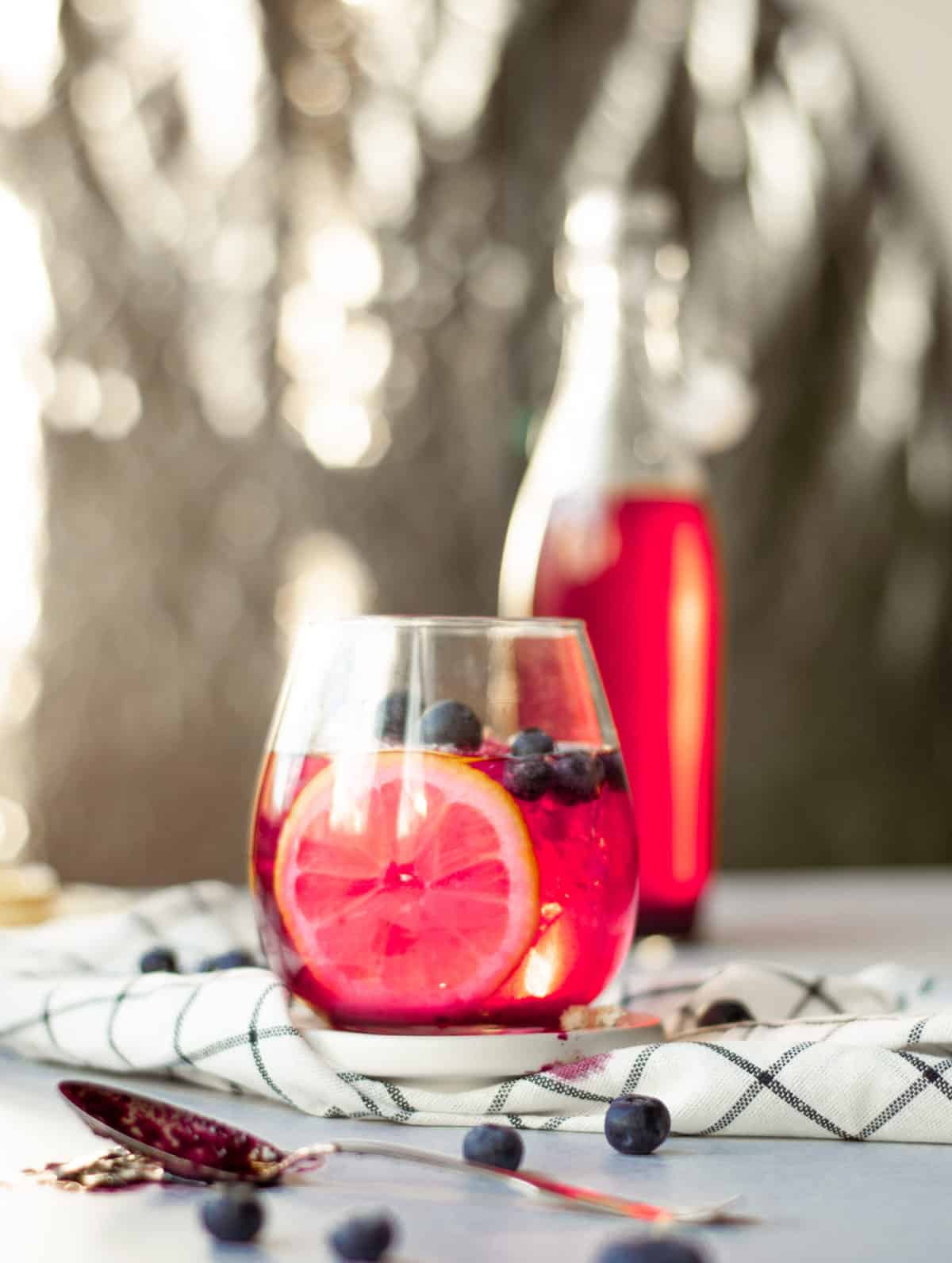 Blueberry Gin and Lemonade Cocktail
