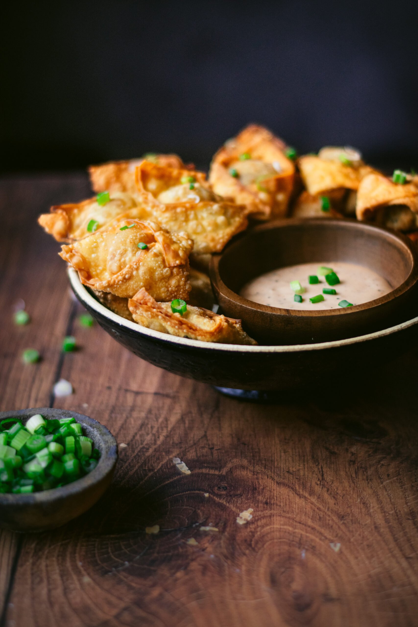 pulled pork wontons with dipping sauce