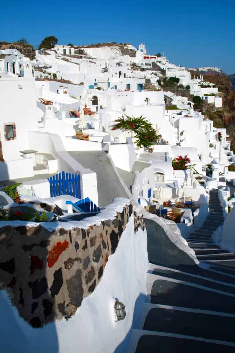 Extreme-Whites-and-Blues-of-Santorini