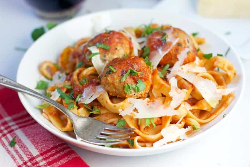 Guilt free and full-flavored Spaghetti with Turkey Meatballs. The secret? Bacon paste!!!