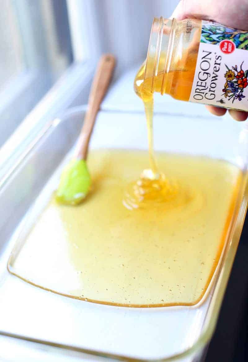 https://www.vindulge.com/wp-content/uploads/2016/09/Preparing-Honey-to-Smoke-on-the-Smoker.jpg