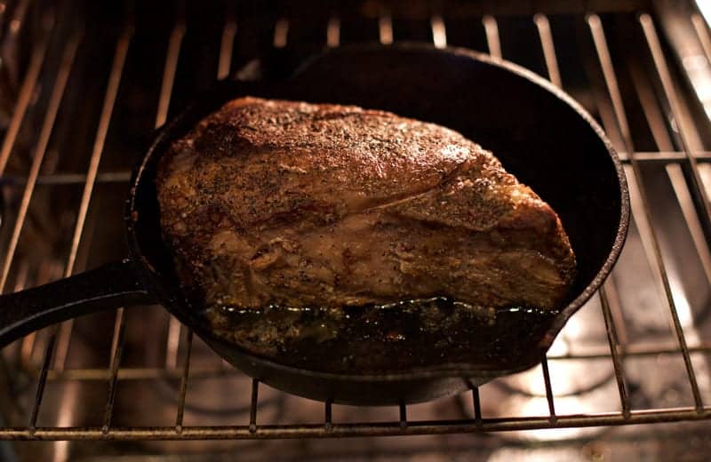 el Recalentamiento de Costillas en el Horno