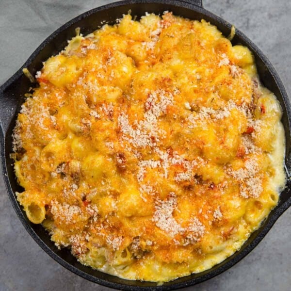 Tri Tip Mac and Cheese in a cast iron pan
