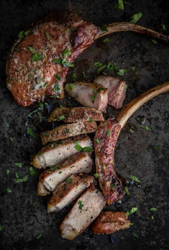 Tomahawk Pork chop sliced