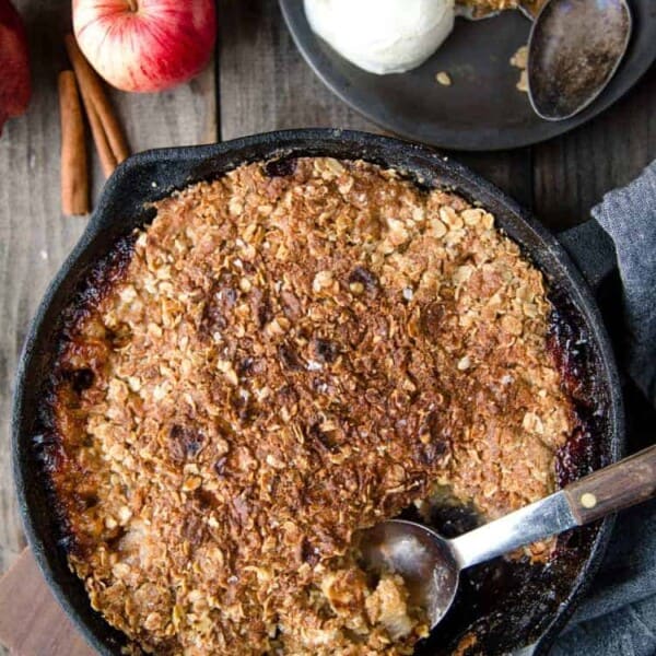 serving apple crisp