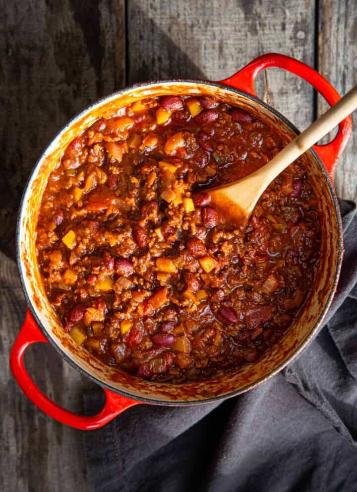 Ground Beef Chili Recipe with Chipotle Peppers - Vindulge