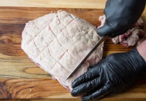 Preparing a picanha for grilling