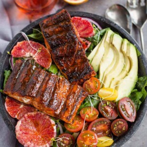 grilled salmon salad with wine