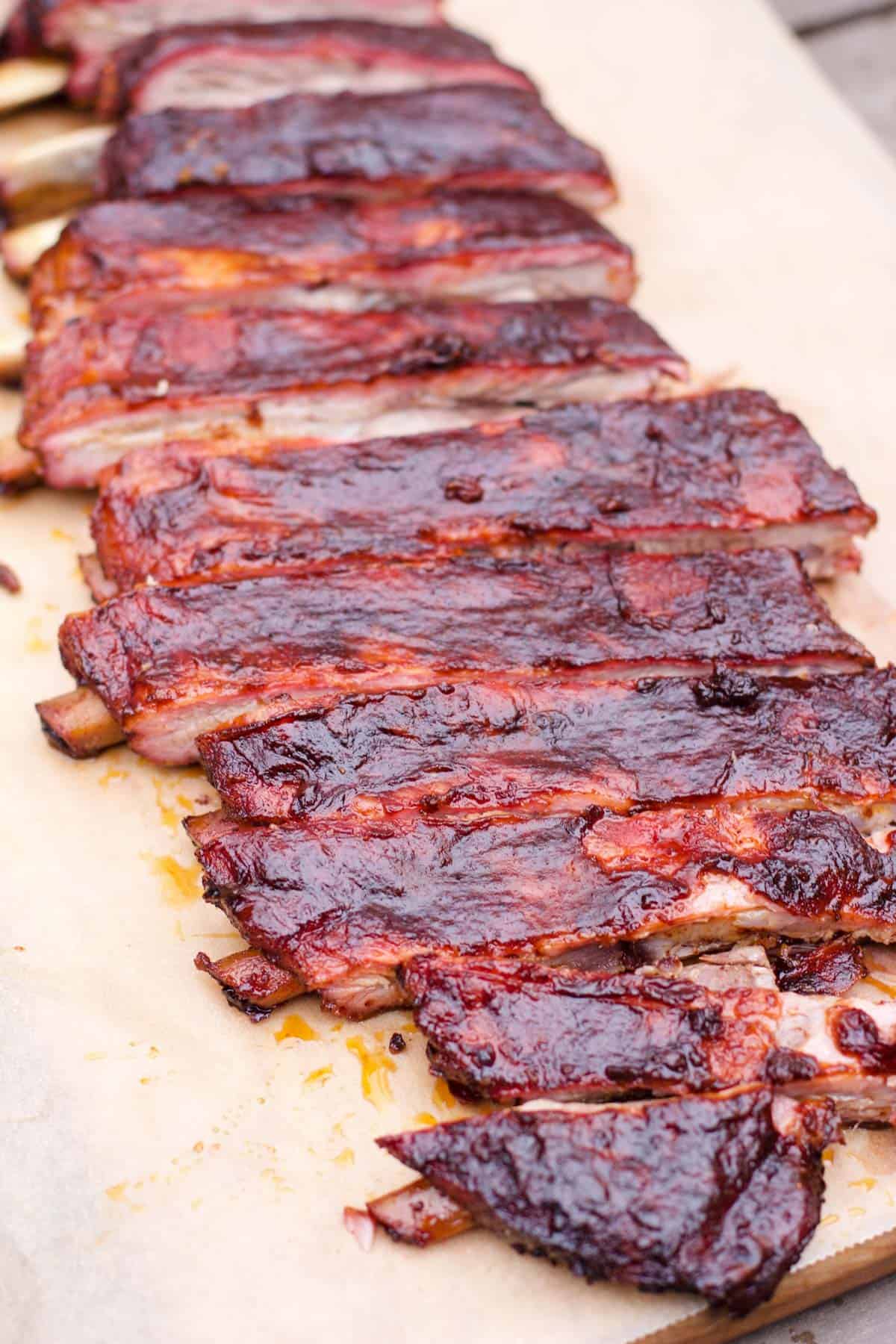 3 2 1 Ribs with sauce, sliced