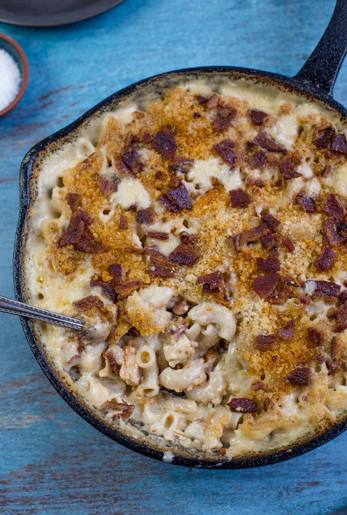 Grilled Mac and Cheese in a cast iron pan.