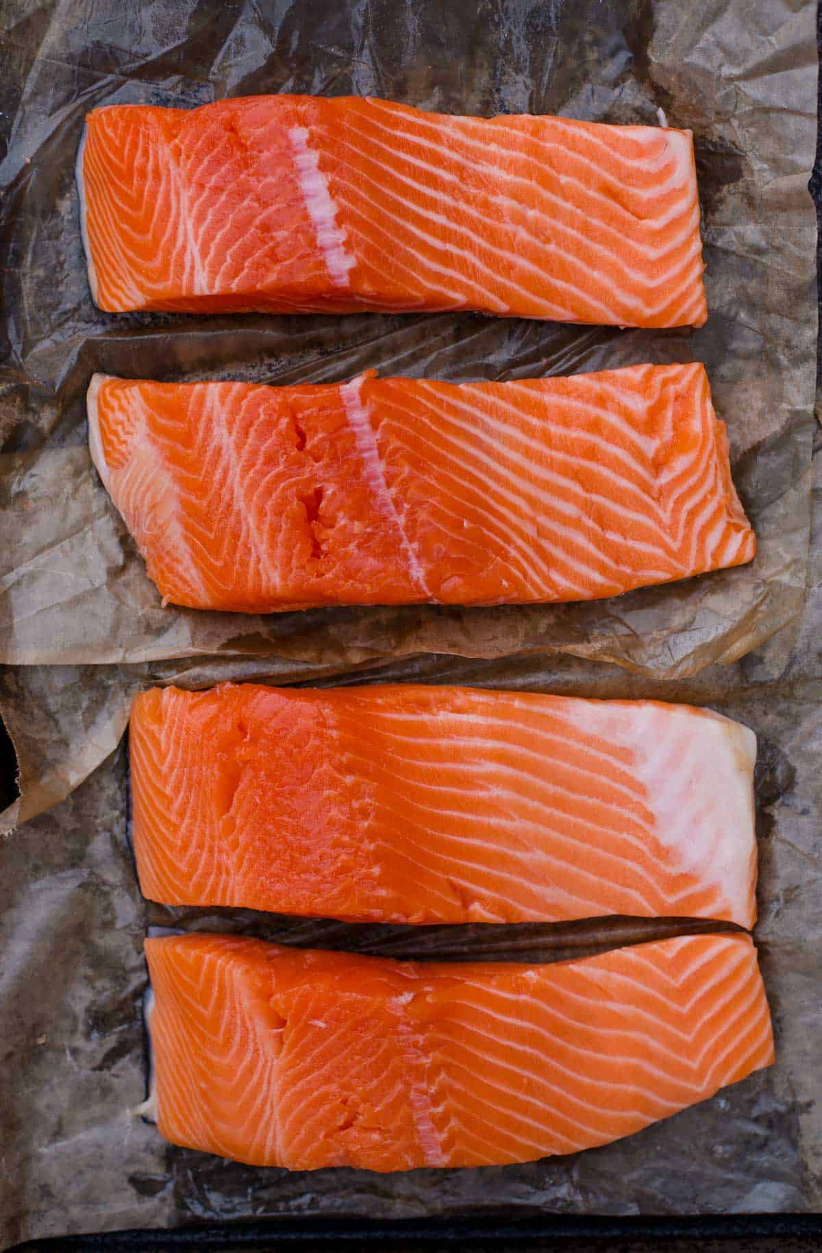 4 raw salmon fillets