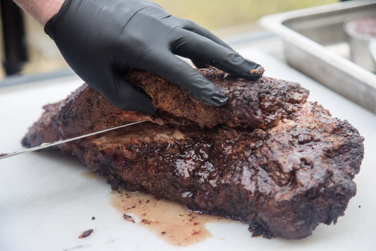 Separating a brisket flat from the point 