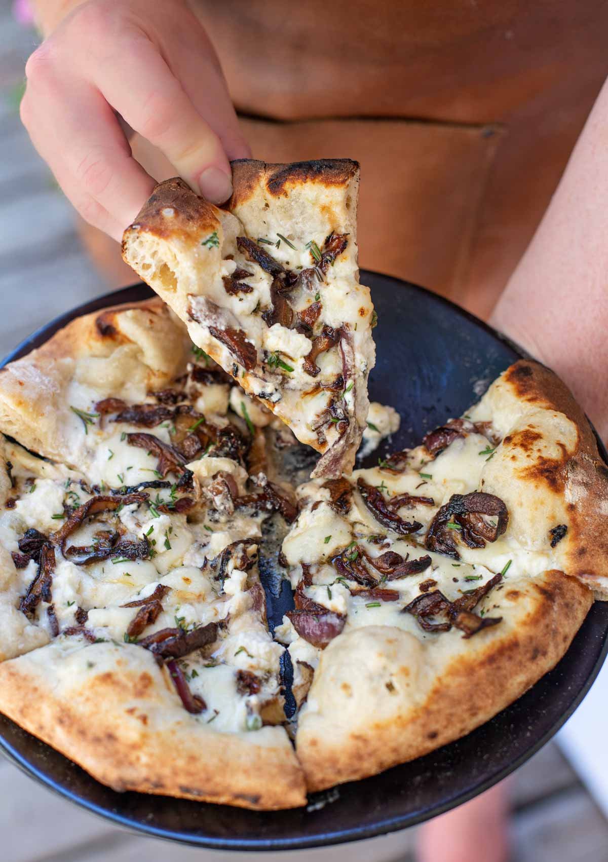 Wild Mushroom White Sauce Pizza Recipe - Vindulge