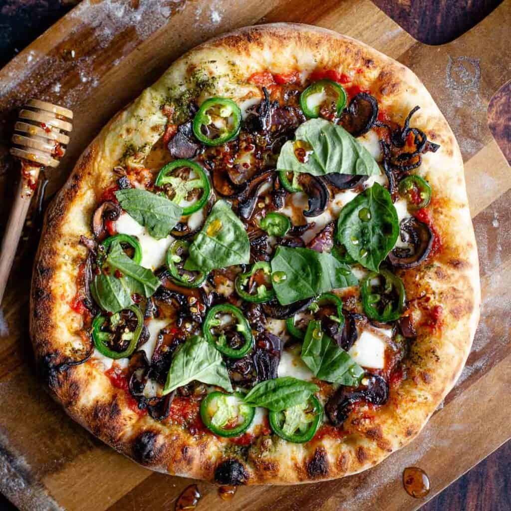 vegetarian-pizza-recipe-with-caramelized-onions-and-mushrooms-vindulge