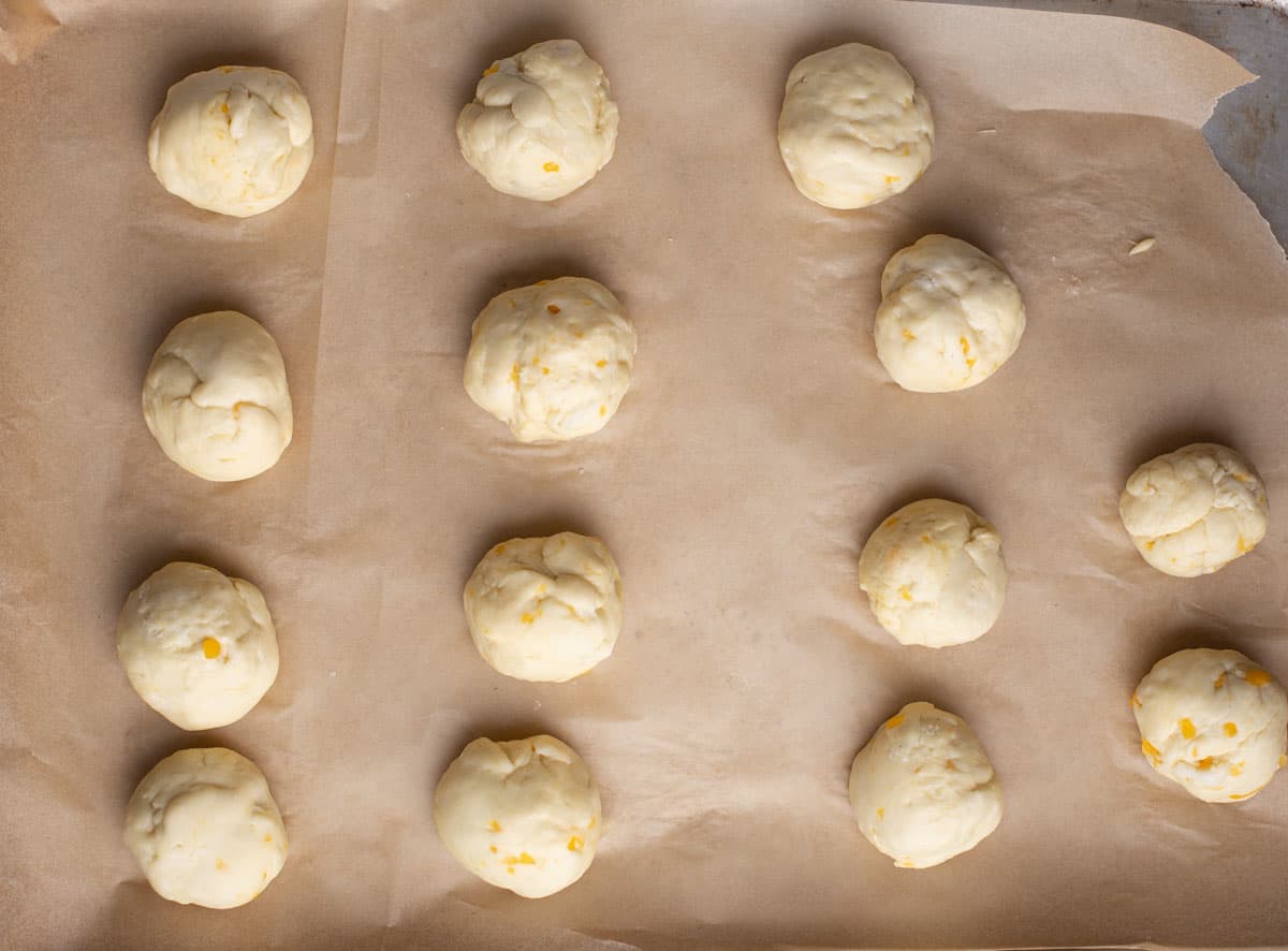 Pao de Queijo rolled balls before baking 