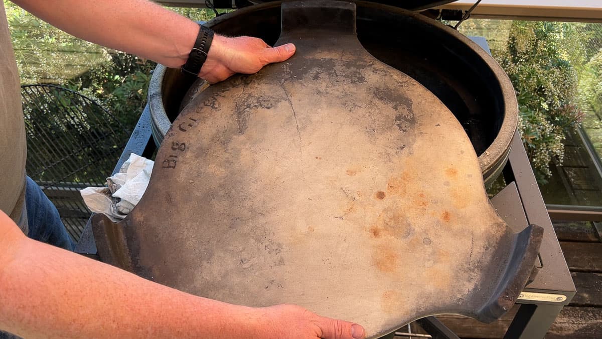 A clean convEGGtor plate from a Big Green Egg Kamado grill.