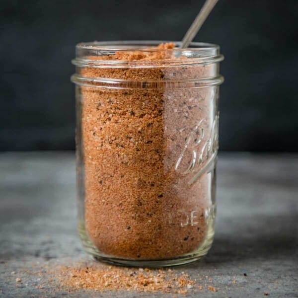 Homemade Dry Rub for pork and chicken in a mason jar