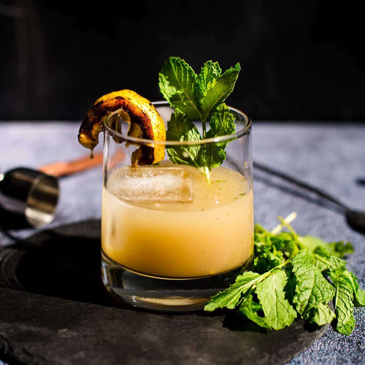 https://www.vindulge.com/wp-content/uploads/2023/06/Grilled-Lemon-Whiskey-Smash-FI.jpg