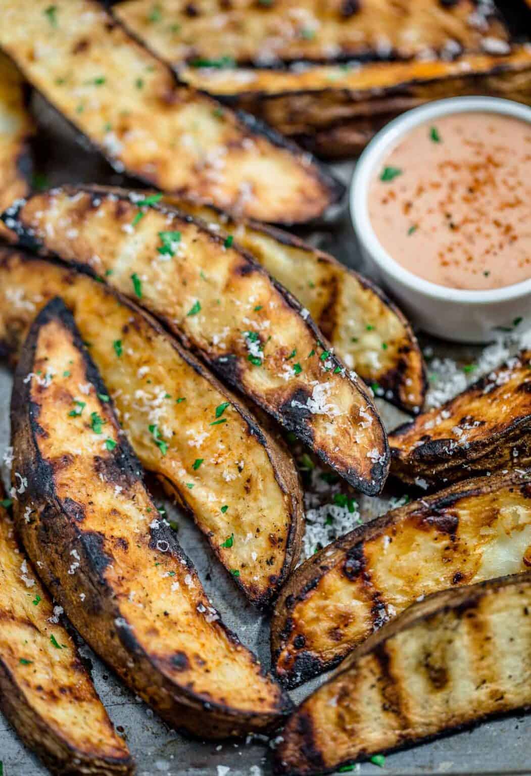 Crispy Grilled Potato Wedges (with Fry Sauce) Vindulge