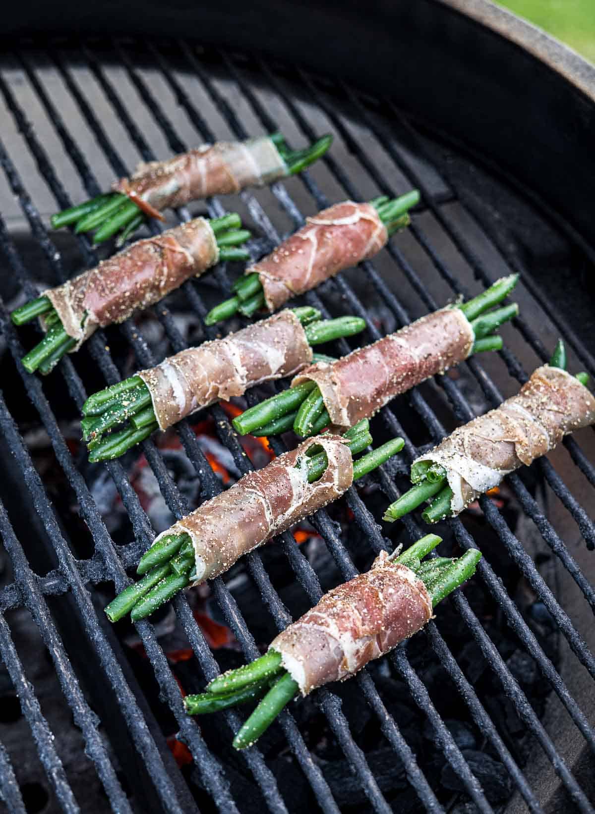 Easy Grilled Prosciutto Wrapped Green Bean Bundles Recipe Vindulge